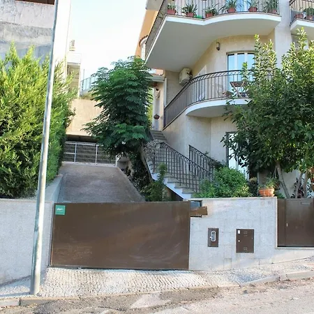 Rosa D'ouro House *